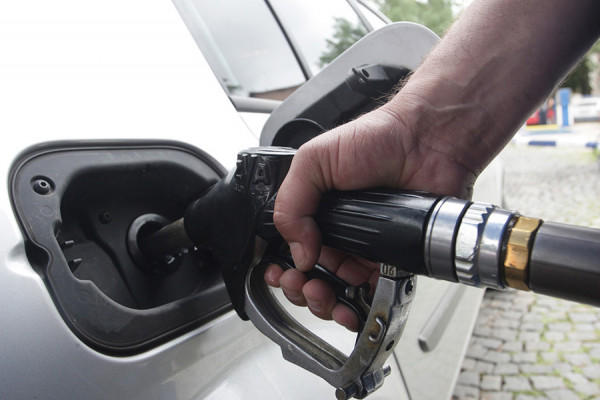 Građani odlučili da VIŠE NE ĆUTE, zbog skupog goriva blokiraju saobraćaj