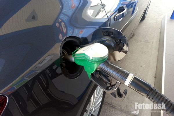 Vlast nema odgovor na divljanje cijena goriva