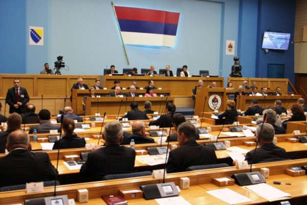 Vlada RS poklekla pod pritiskom osiguravajućih kuća