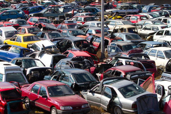 Nelegalno 52 autootpada i autoservisa