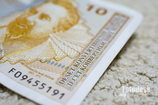 Konvertibilna marka danas slavi rođendan