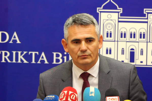 Milić pozvao Bosića da zajedno objave imovinske kartone