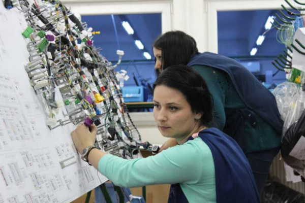 Set zakona za povećanje plata radnicima