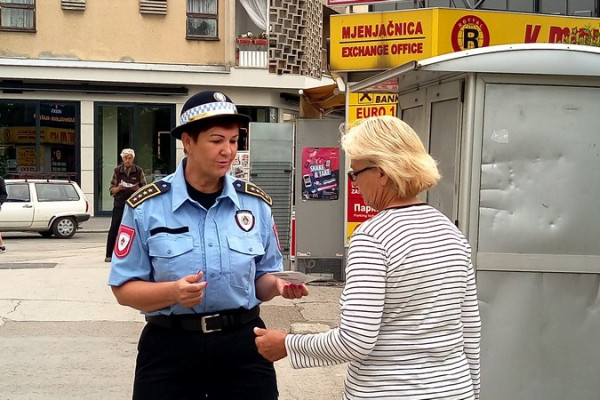 Akcija "Pogledaj iza maske"