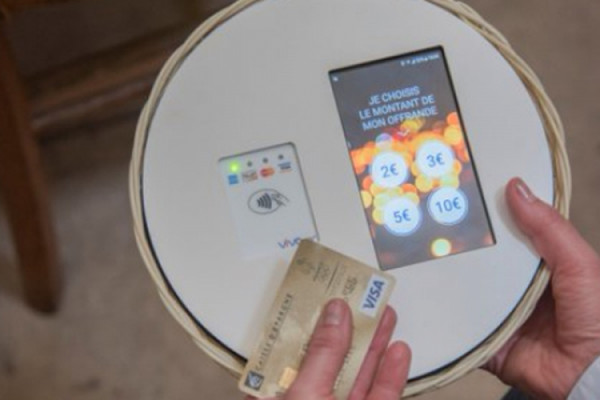 Crkva uvela plaćanje milostinje karticom