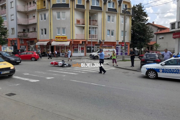 Udaren motociklista na Ledincima