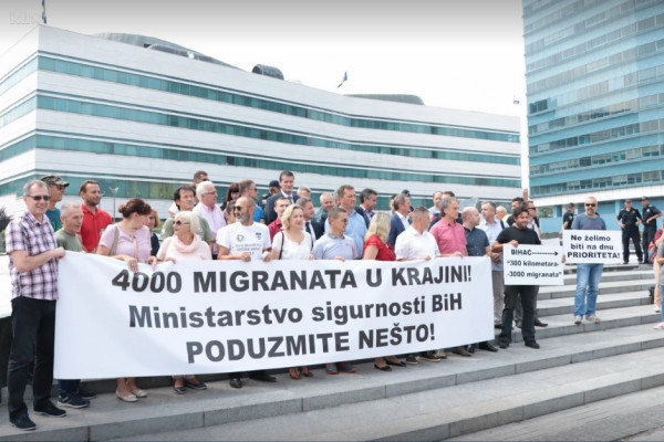 Protesti u Sarajevu zbog migranata: Situacija izmakla kontroli u USK