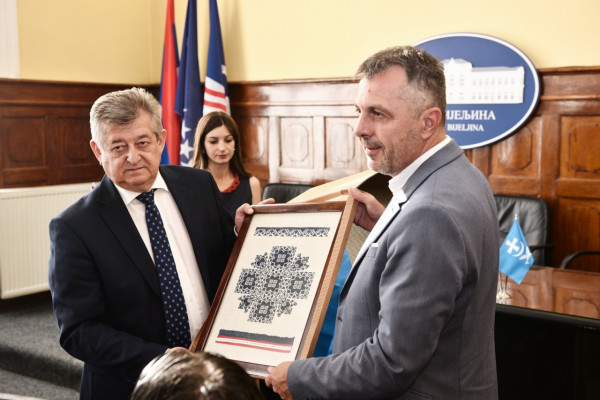 Radojičić u Bijeljini: Za Srpsku važno da dva grada pokazuju saradnju