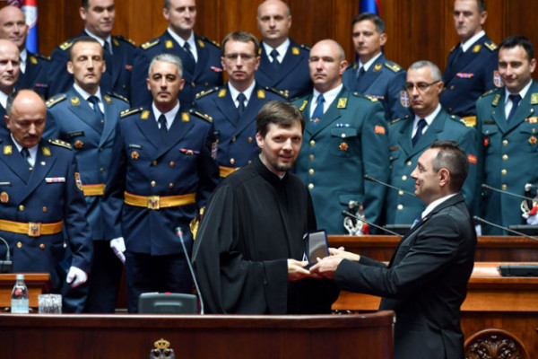 Sveštenik sa vojnim činom