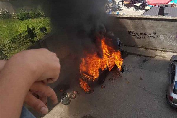 Pijan izazvao udes, pobjegao sa lica mjesta pa zapalio svoj automobil