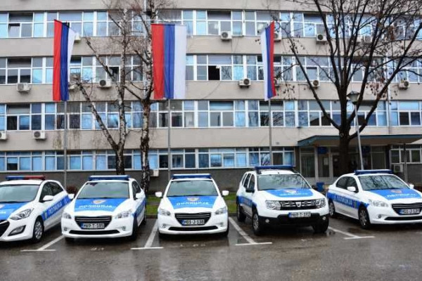 Policija saslušava devet lica zbog premlaćivanja novinara
