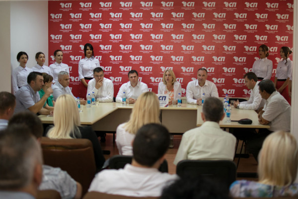 Cvijanović u posjeti bijeljinskim socijalistima