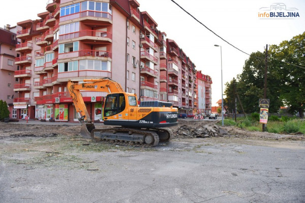 Završetak kružnog toka kod željezničke stanice za petnaestak dana