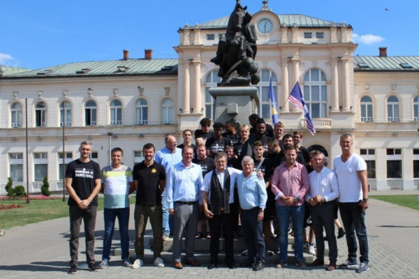Košarkaši danskog „IC Horsensa“ na prijemu kod Gradonačelnika