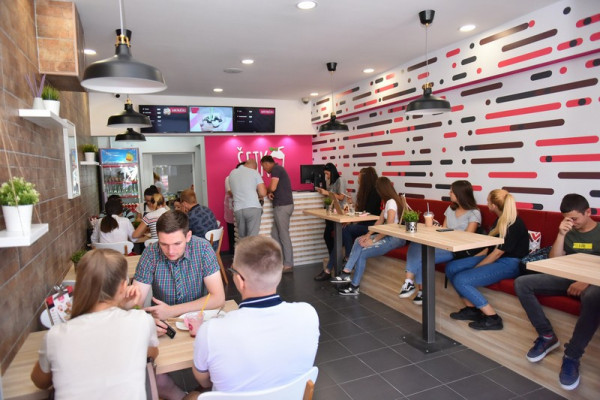 Za samo nekoliko dana Šejk posjetilo više hiljada ljudi