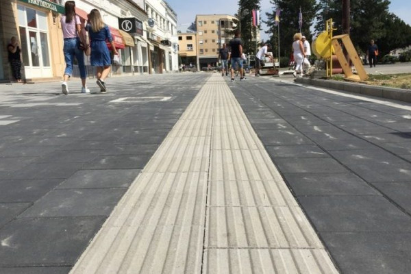 Znate li čemu služi bijela traka na šetalištu?