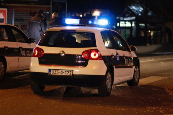 Policija kod migranata pronašla veću količinu naoružanja