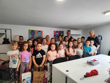 "Darovanje je radost" Ugljevički đaci prvaci u humanitarnoj akciji