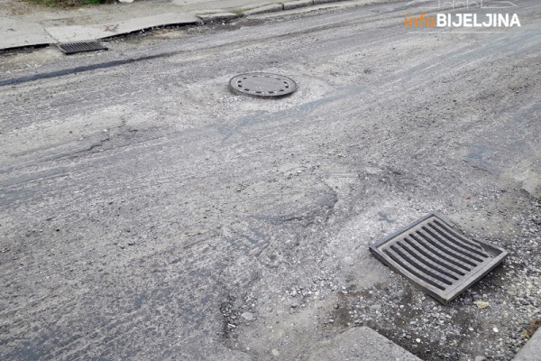 Građani nezadovoljni zbog raskopanih ulica na sve strane, u nadležnom Odjeljenju ne vide ništa sporno /FOTO/