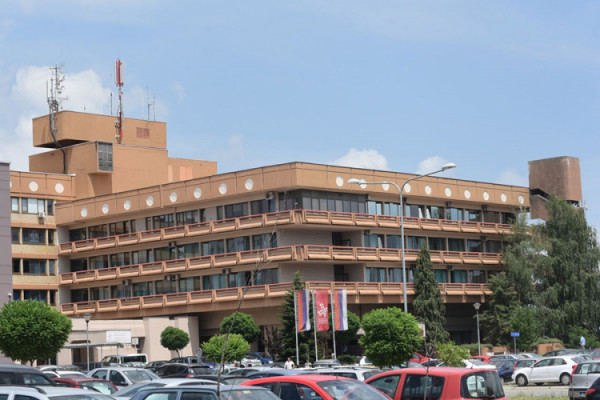 Na UKC RS uspješno odstranjen tumor težak 30 kg