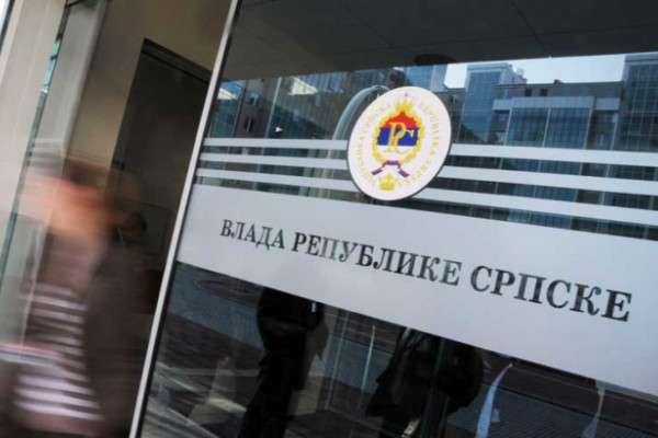 Zakon o radu i plate na vrhu liste zahtjeva