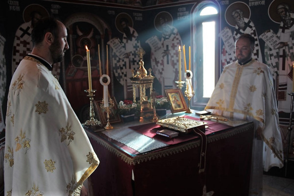 Preminuo Žarko Lazarević sveštenik Parohije Novodvorovske