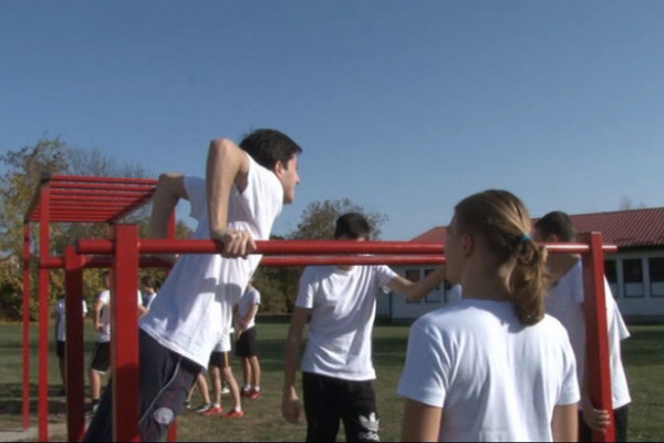 U Tehničkoj školi “Mihajlo Pupin” napravili teretanu na otvorenom