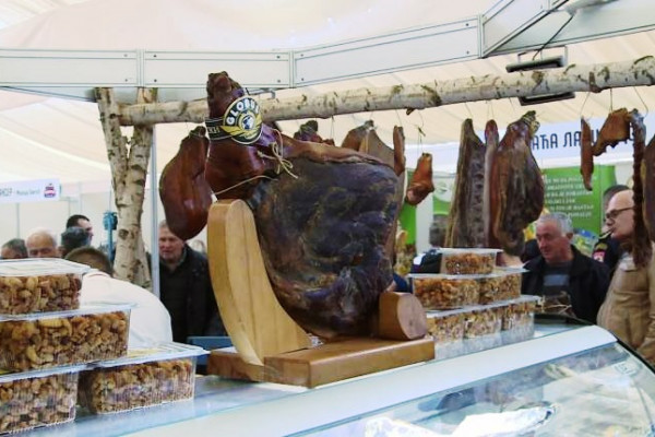 Počeo Sajam mesa u Semberiji