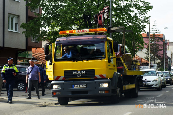 Bijeljina: Pojačane aktivnosti policije na uklanjanju nepropisno parkiranih vozila