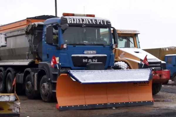 Bijeljina: Preventivno posuti magistralni pravci i prilazi graničnim prelazima