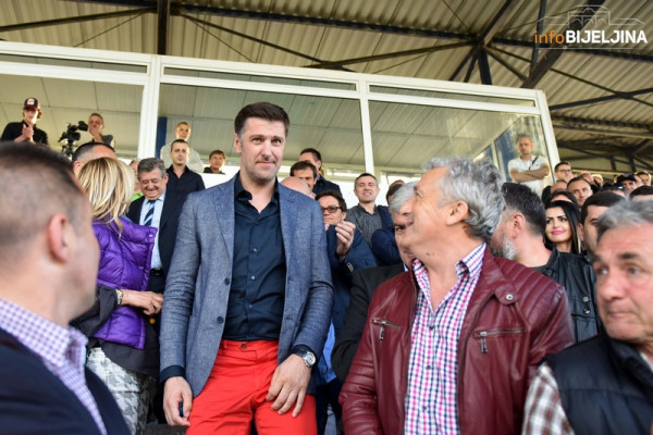 Mladen Krstajić operisan na VMA