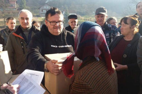 Pomoć dobrih ljudi uljepšaće praznike Sembercima koji nemaju nikakva primanja