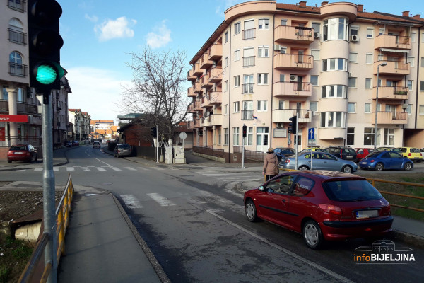 Semafori na najkritičnijoj raskrsnici u Bijeljini