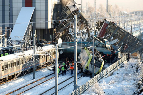 Sudar vozova u Turskoj: Najmanje sedam mrtvih, desetine povrijeđenih