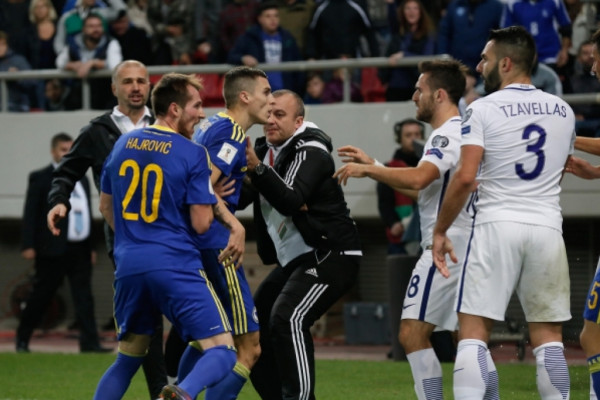 Ratni ljiljani i lažna himna mogu, a Srpska i četnici ne mogu?