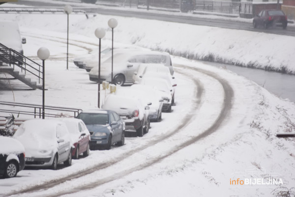 Bijeljina osvanula zavejana