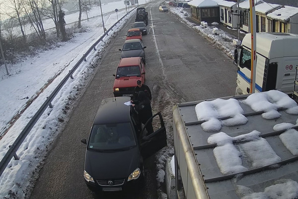Stanje na graničnim prelazima Rača i Pavlovića most /FOTO/