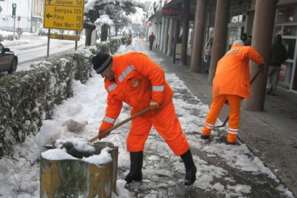 Bijeljinci nezadovoljni sa službama koje su zadužene da čiste snijeg