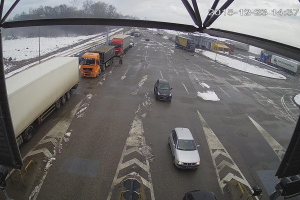 Stanje na graničnim prelazima Rača i Pavlovića most  /FOTO/