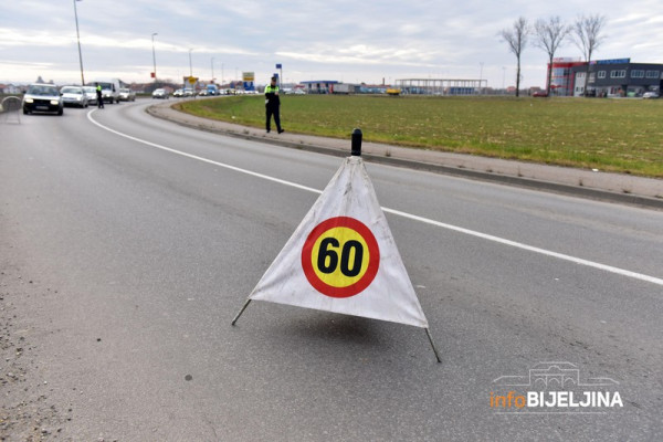 Bijeljina: Policija na kružnim tokovima, preusmjerava vozače na Pavlovića most