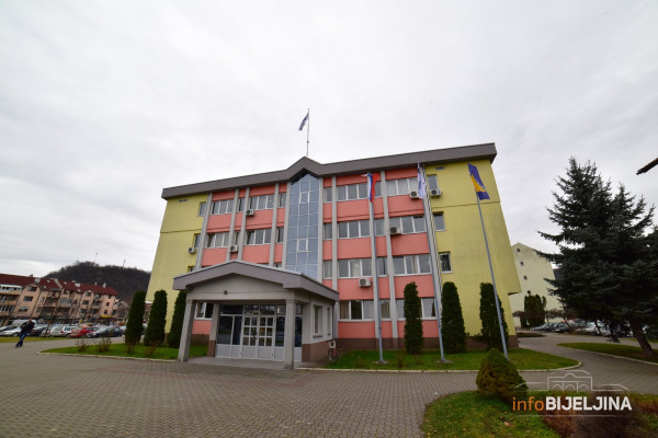 Po 100 KM za Božić porodicama poginulih i RVI
