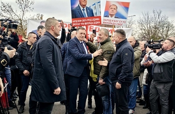 Odbijen zahtjev Dodikove odbrane da se proces vrati na početak