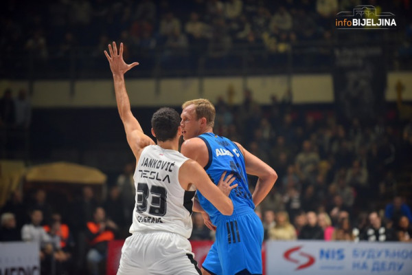 Crno-bijeli zabilježili ubjedljiv trijumf protiv Albe /FOTO/