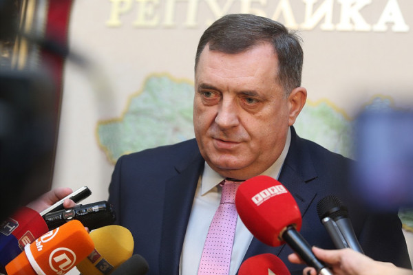 Dodik: Zahvalan sam Čoviću na njegovom prisustvu na Dan Republike