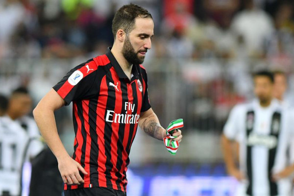 Iguain prelazi u Chelsea