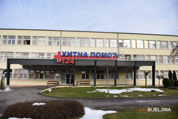 Dijete i žena povrijeđeni zbog poledica na trotoarima