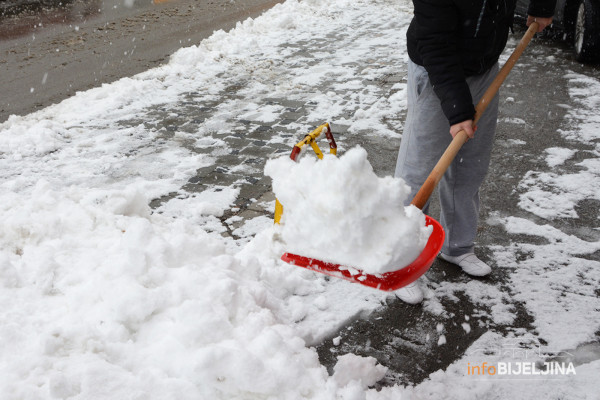 Bijeljina: Komunalna policija u samo jednom danu izdala 78 naredbi za čišćenje snijega