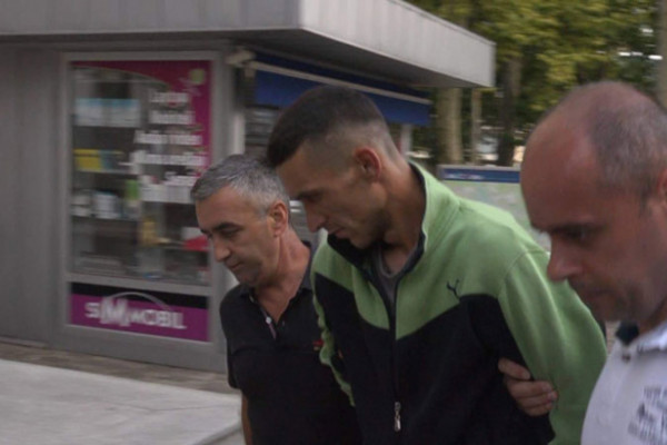 Kanibal iz Bihaća: Ubio i pojeo majku pa plakao u sudnici