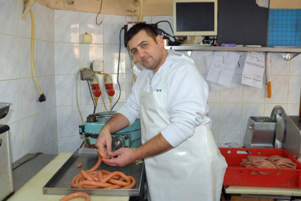 Ko dođe u Bijeljinu, mora svratiti na čuvene ćevape “kod Avde Motke”