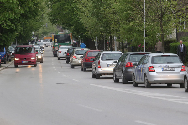 Vozači u Srpskoj plaćaju naknadu za zagađivanje životne sredine